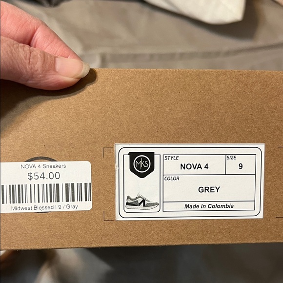 Elegant Women's Sneakers in White, Gray, and Black - Picture 2 of 9